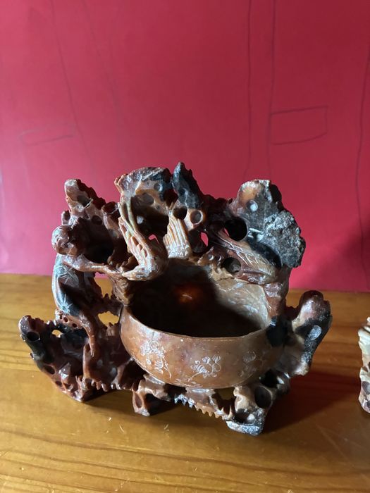 2 esculturas em pedra sabao