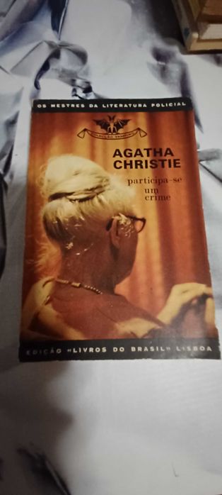 Livro _Participa-se um Crime_ de Agatha Christie