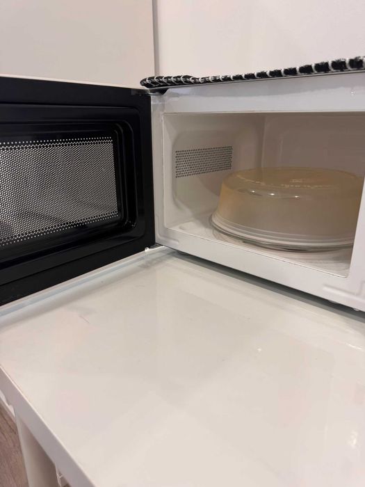 Micro-ondas branco Kunft KMW-4459 20 L