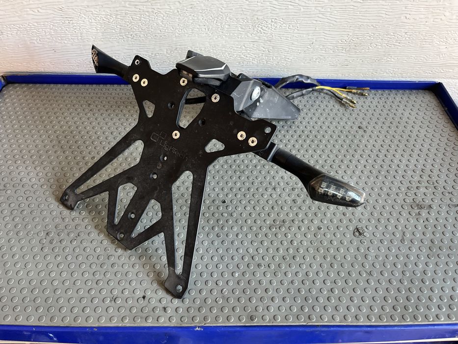 Mocowanie tablicy rejestracyjnej  lightech ninja 400 125