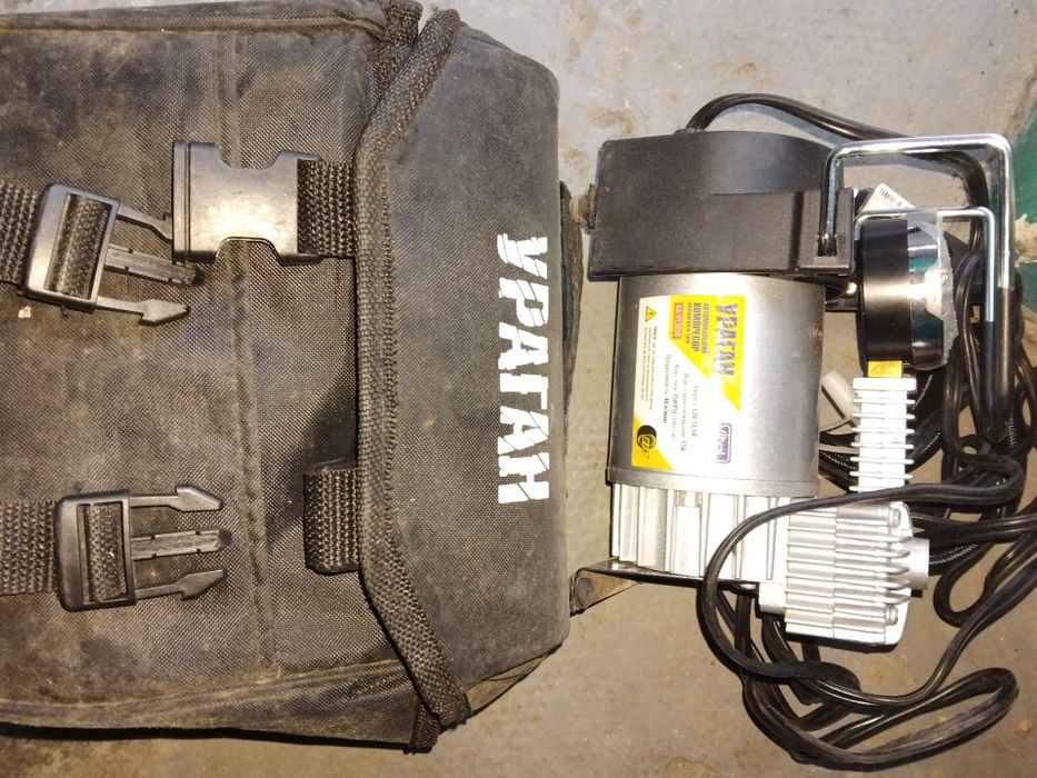 Автомобильный компресор