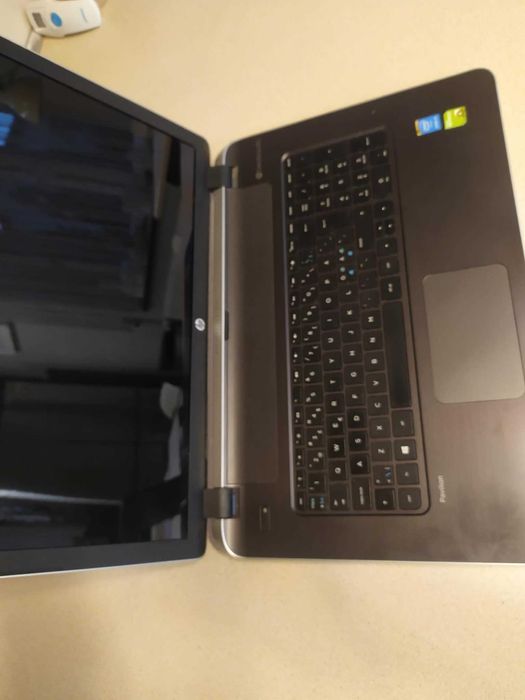 HP Pavilion 17-1078no  i5-4Gen ,Nvidia ,17,3" uszkodzony