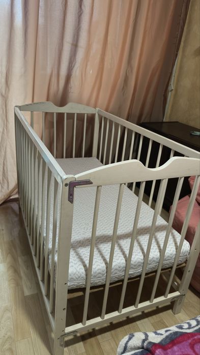 Дитяча кроватка б/у