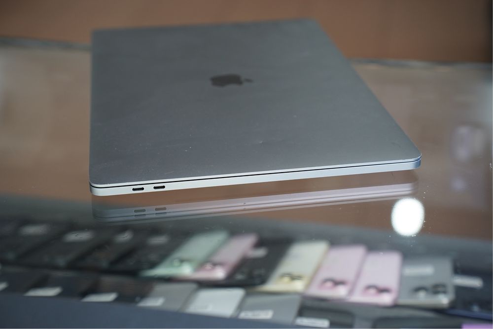 MacBook Pro 16” i7 16/512 (2019) Магазин inStyle