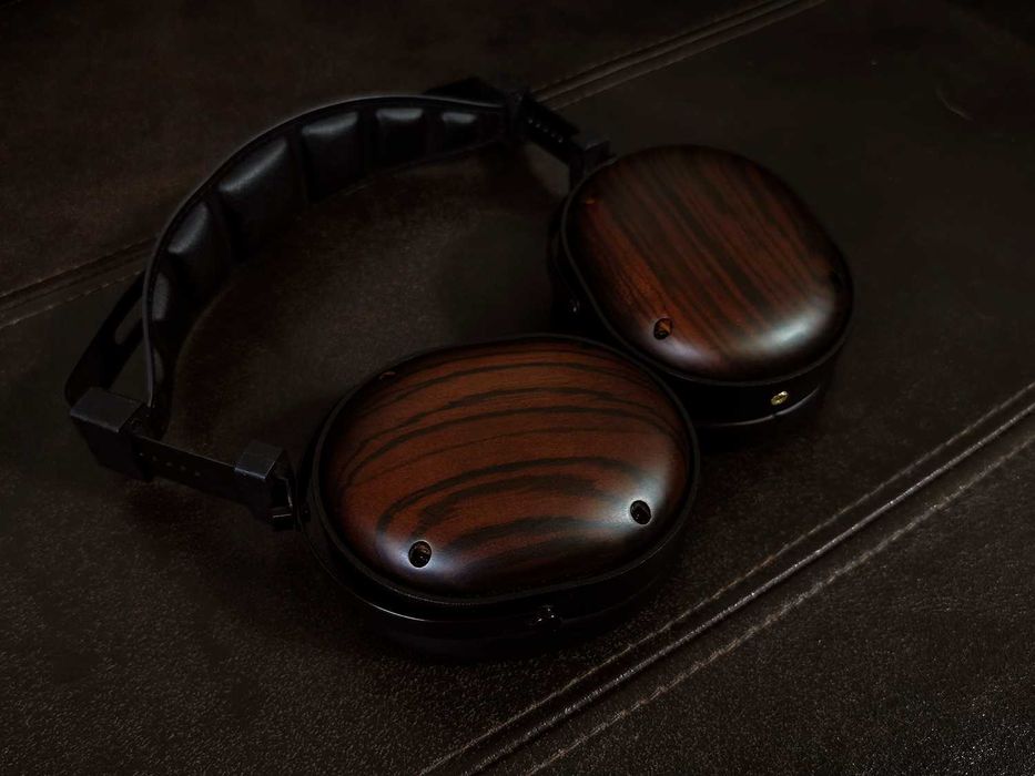 Планарные наушники Monolith 565C