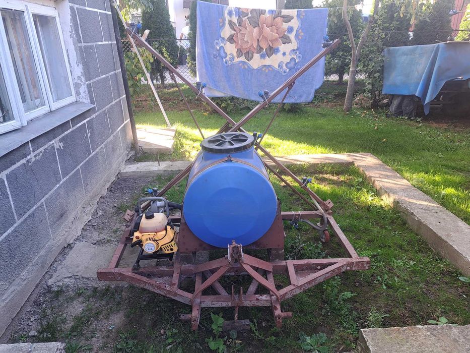 Оприскувач польовий