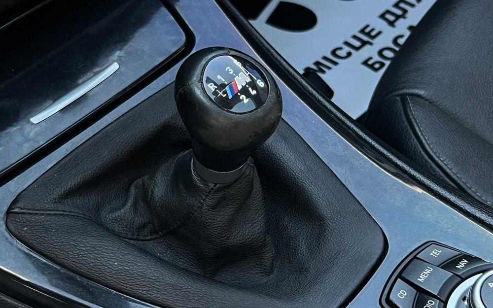 BMW 320 I 2009 року