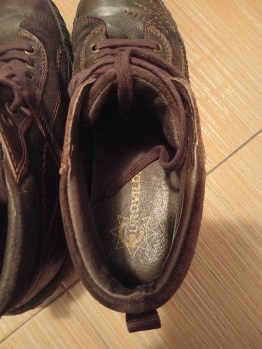 Bota/sapatilha como novos