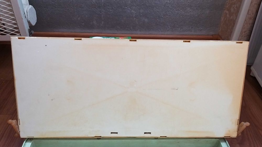 ХолодильникуНачинка Дверца и Поддон из пластика