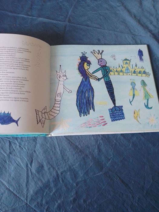 Livro infantil "Monarquia de Monstros"