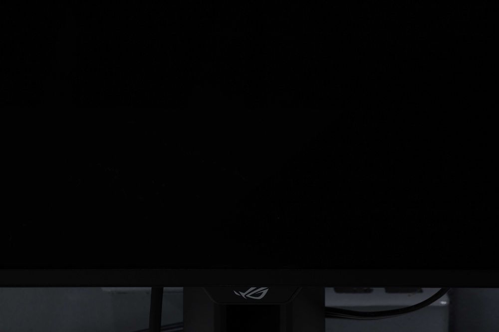 Монітор ASUS ROG Swift OLED PG32UCDMR з нюансом у антибліковому покритті
