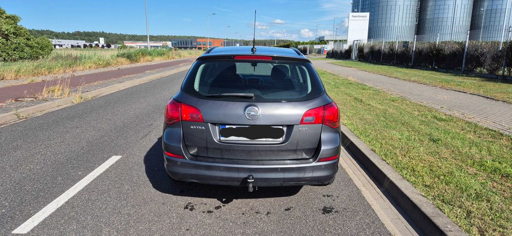 Opel astra j kombi 1.7 cdti