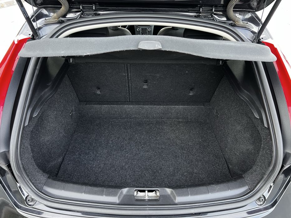 Volvo V40 Cross Country 2.0 D2 Auto