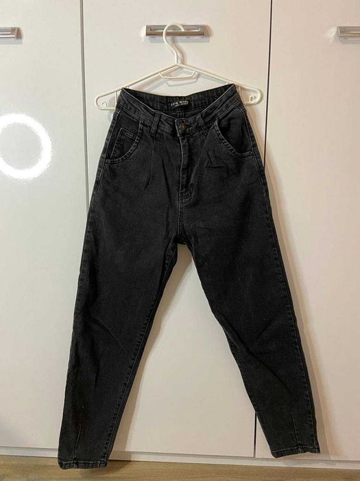 Продаються джинси