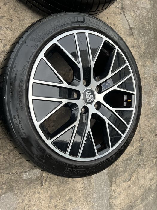 Orginal felgi Porsche Taycan 4S Turbo Aero 20
