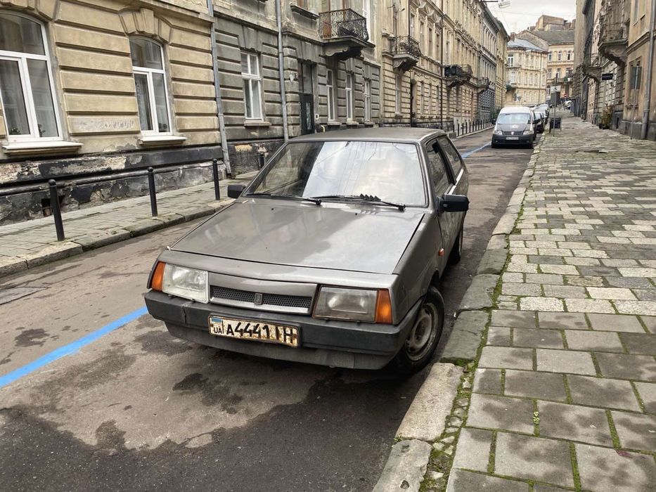 Автомобіль ВАЗ 2108