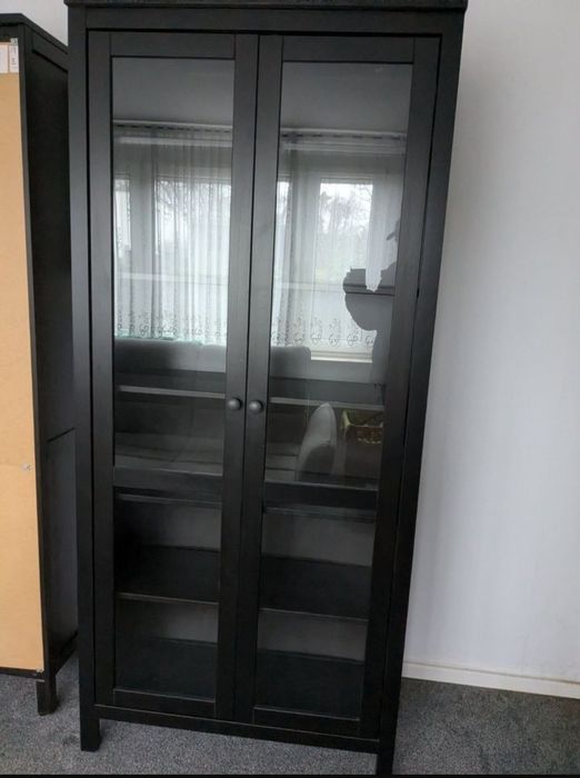 Witryna ikea hemnes