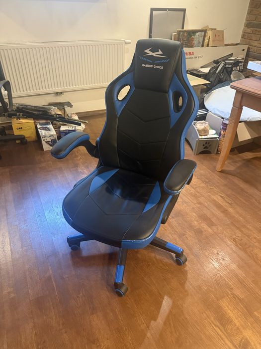 геймерське крісло Gamers' Choice.