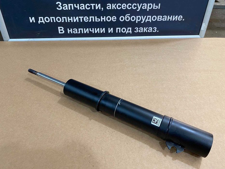 Амортизатор передній стойка передняя Jaguar XE Ягуар Икс Е X760