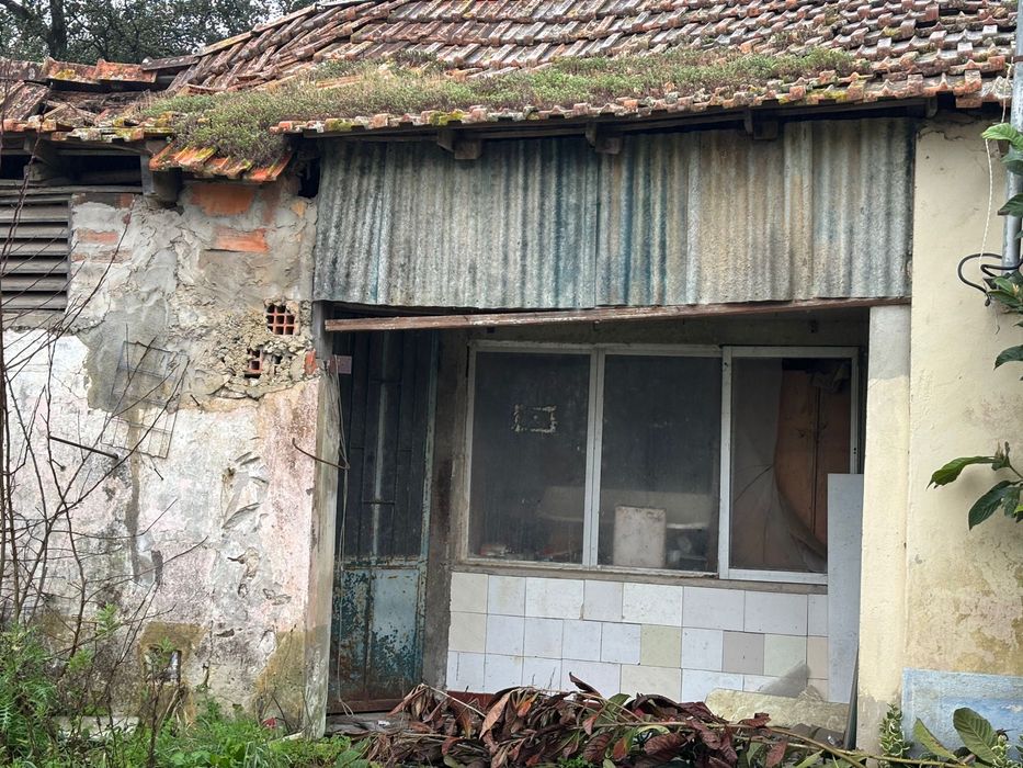 Moradia para recuperar em rio maior