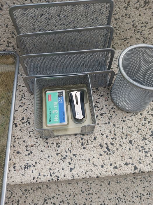 Conjunto para escritório para secretária com 8 peças  em metál novo