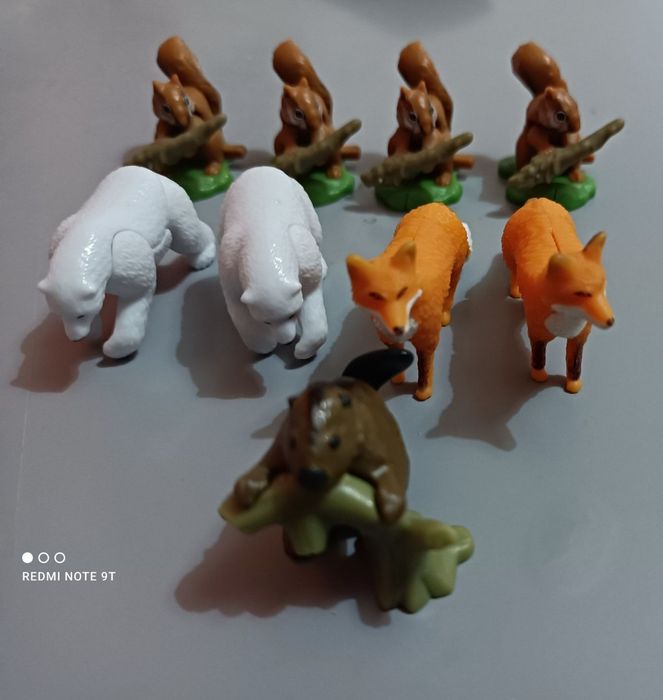 Figuras Kinder-Teen Idols Cristiano ronaldo & Justice League & Natoons