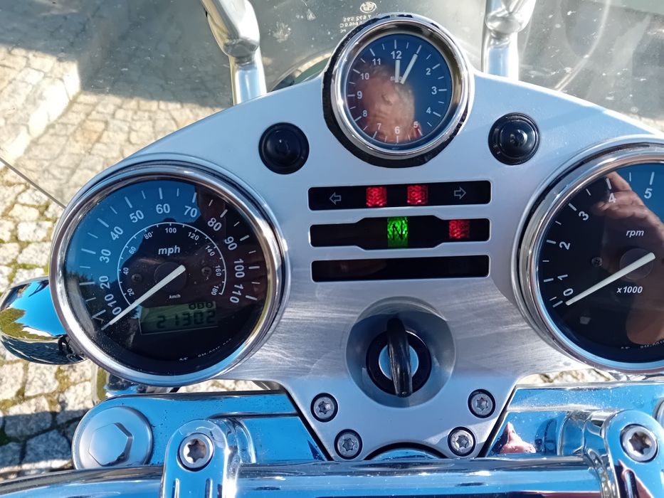 BMW-- -- R1200C Klasyk