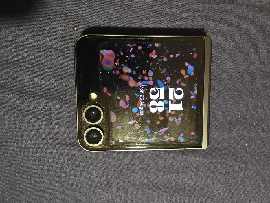 Samsung galaxy flip 6