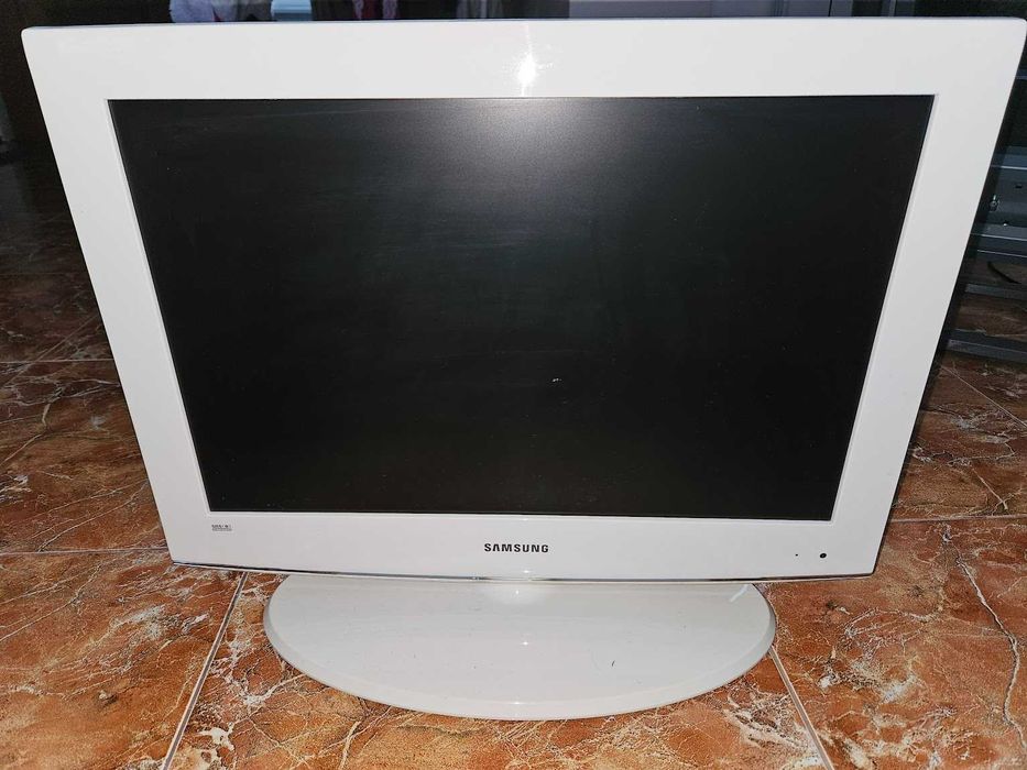 Телевизор Samsung LE22A454C1