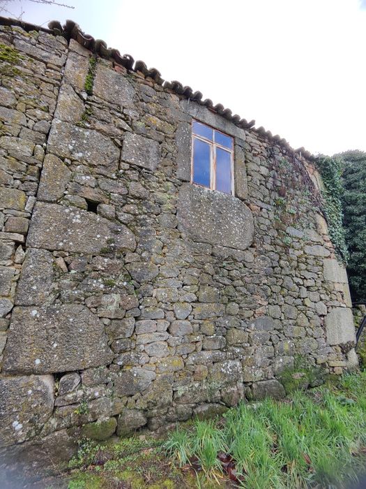 Casa para Reconstrução em Passô (Moimenta da Beira)