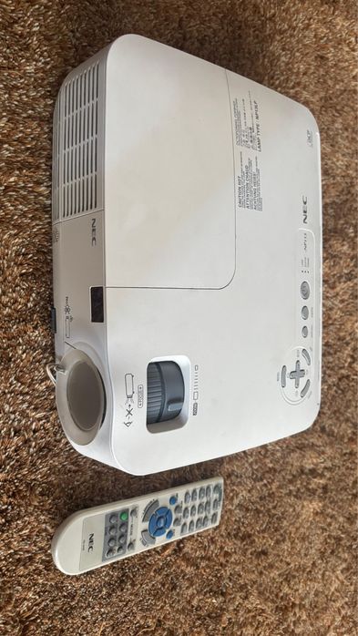 Projektor NEC NP115