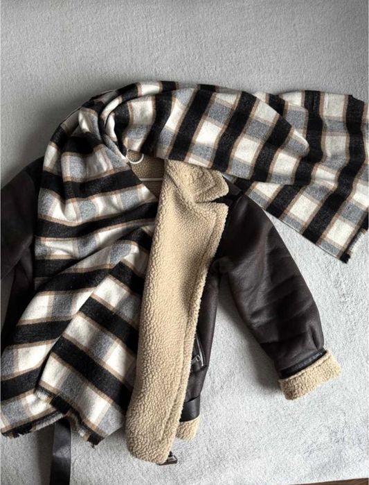 Великий об'ємний шарф у клітинку, смужку