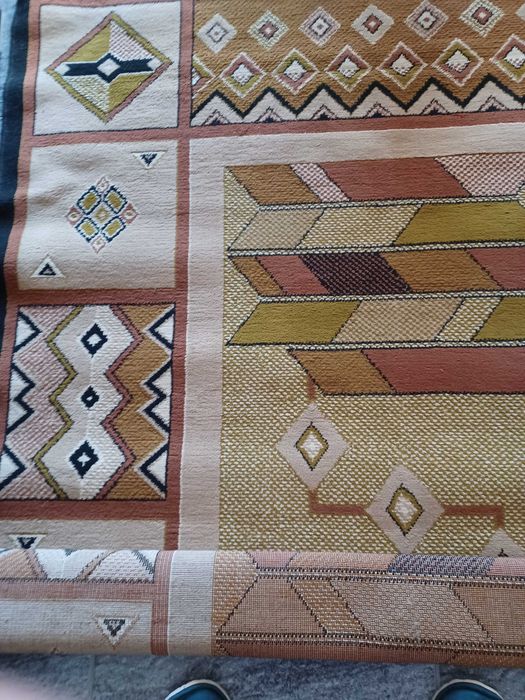 Carpetes e tapetes (como nova e novos)