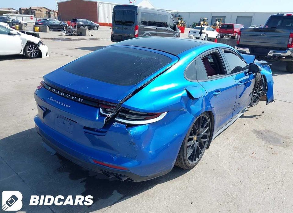 Porsche Panamera (971) Turbo 2017 roku AWD – model USA.