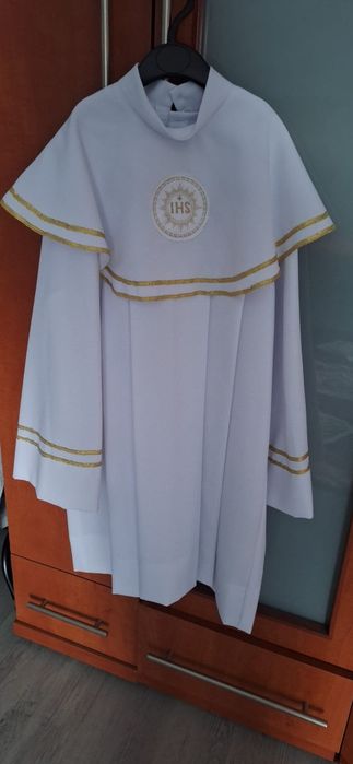 Alba chłopięca dodatki koloru złotego