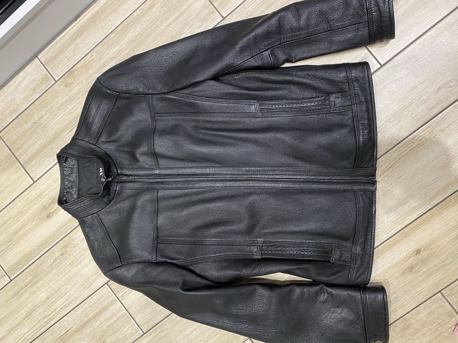 Шкіряна куртка чоловіча чорна