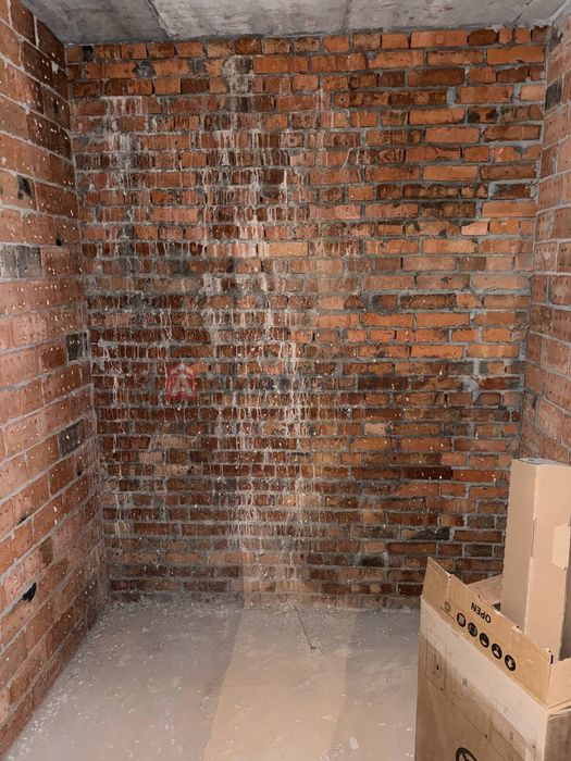 2-кімнатна 80,3 м² на Озерній — зданий будинок.