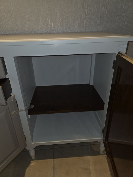 Aparador de sala em nogueira (restaurado)