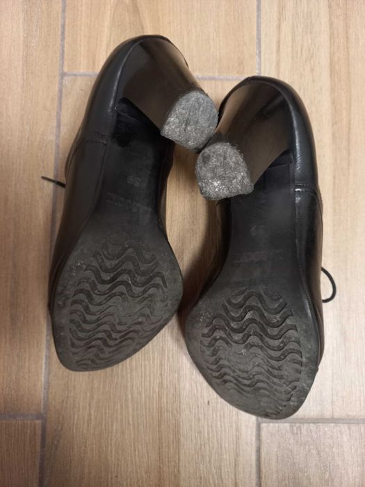 półbuty r. 39 lasocki