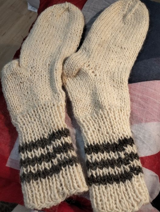 Skarpety z wełny owczej.