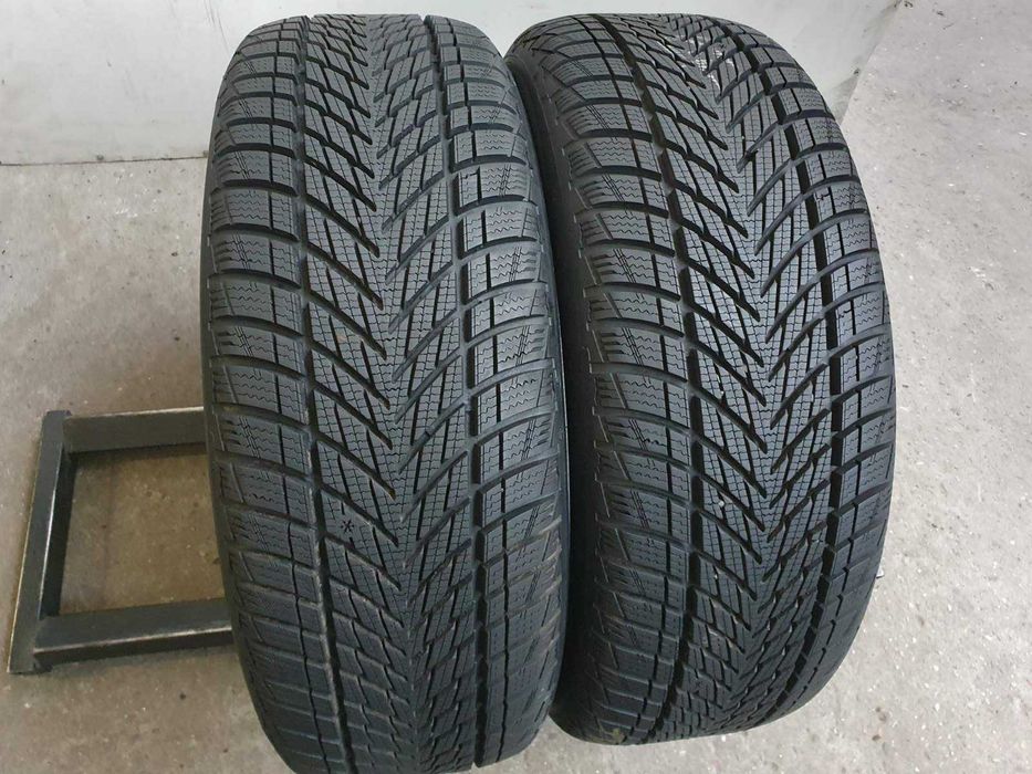 2x Goodyear Ultra Grip Performance 3  225/45r17  7,5mm