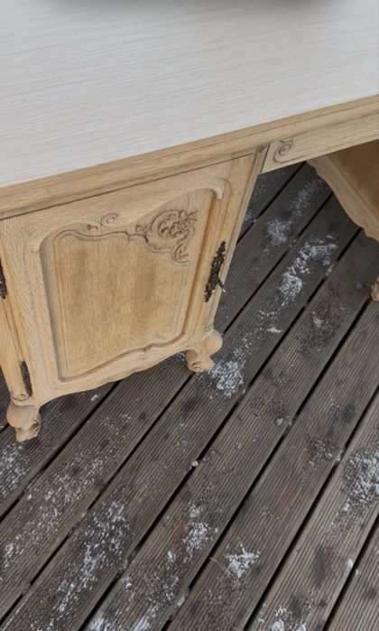 Dwustronne ludwikowskie biurko , stan surowy