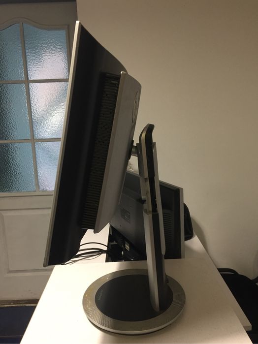 Монитор LG, в хорошем состоянии, полностью рабочий