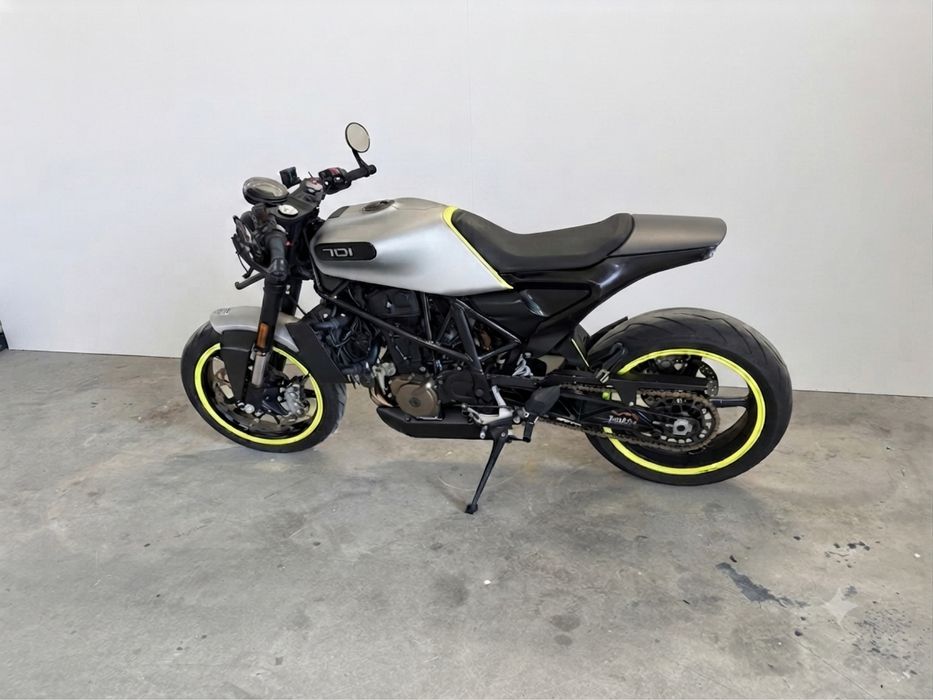 Husqvarna Vitpilen 701  impecavel