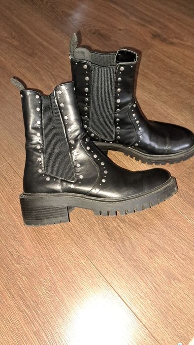 Zara buty, sztyblety z ćwiekami 39