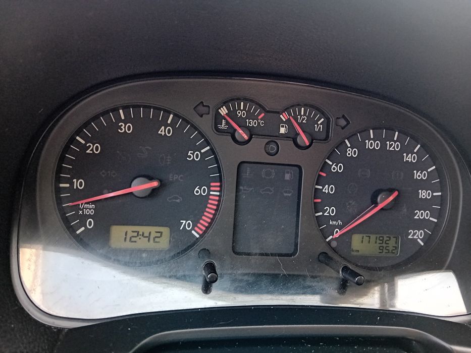 Golf4 1.4 16V Versão Confort