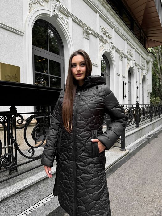 Женская модная зимняя стеганная удлинённая куртка. 44-58р