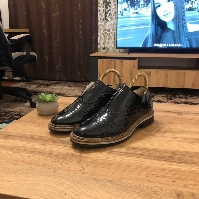 Туфлі жіночі лаковані - 36 розмір