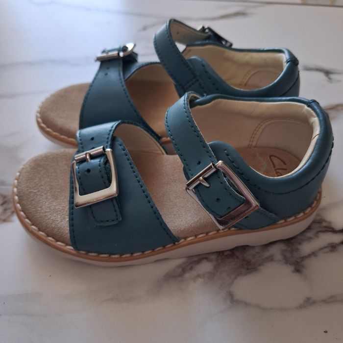 Шкіряні босоніжки Clarks Crown Bloom.   В ідеальному стані!