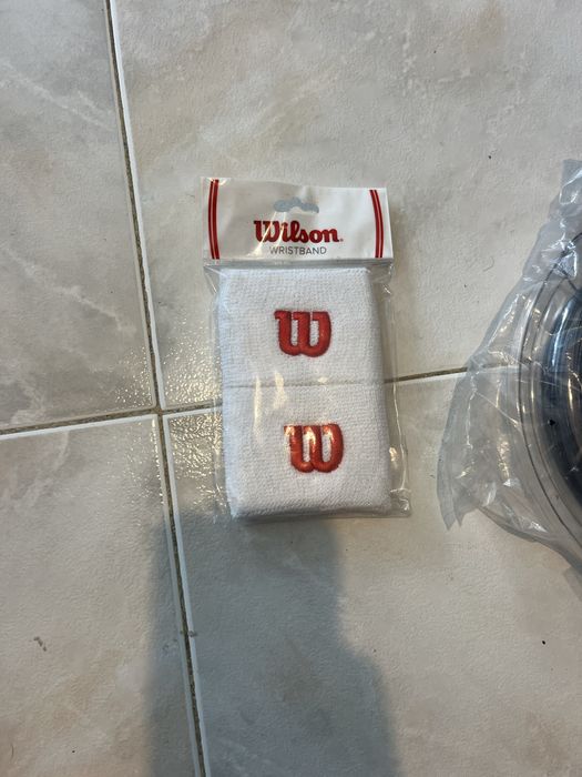 Kit da wilson ( 2 rolos de cordas e 2 acessorios para o pulso ) tenis